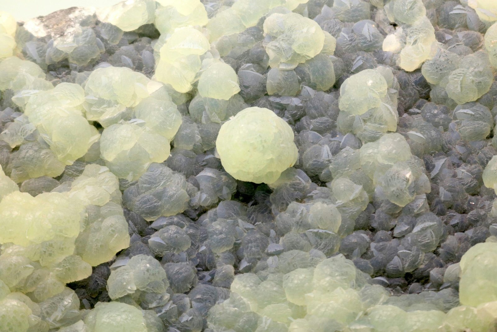 Jadeitový Kameň: How to Incorporate This Precious Stone into Your Life